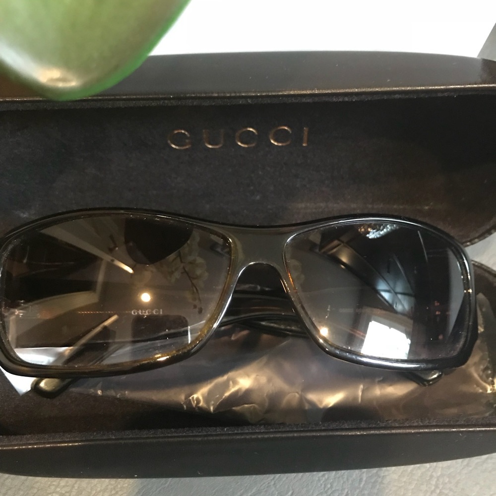 G U C C I 😎